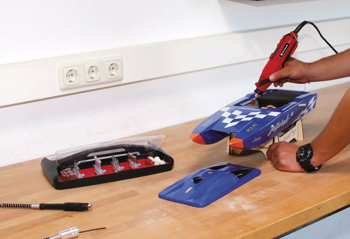 Απεικονίζεται η σέγα 